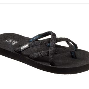 Teva olowahu strappy slip on sandals shoes